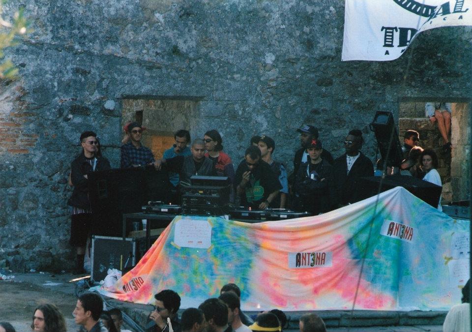 Feira Virtual em Agosto de 1994 no Castelo de Santa Maria da Feira - Fonte: Facebook/Carlos Manaça