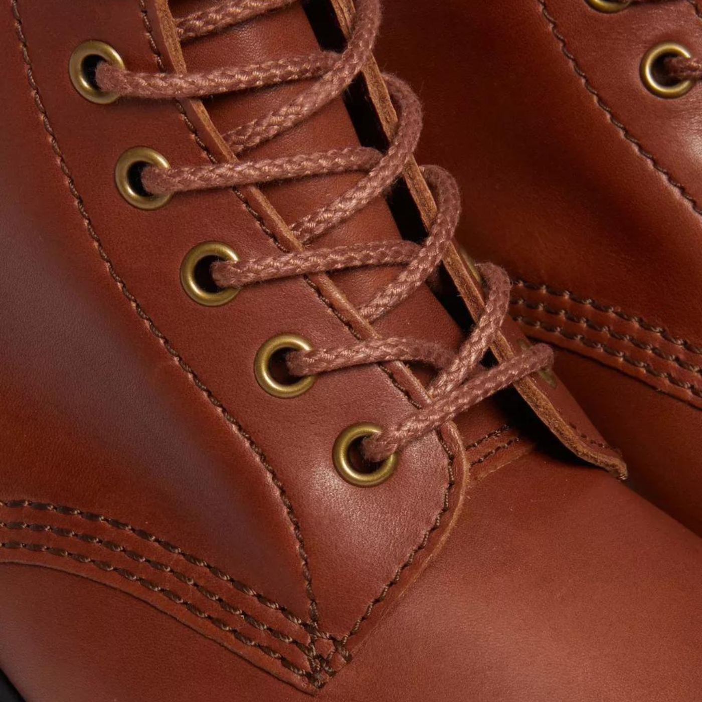 Bota Dr. Martens 1460 Pascal Saddle Castanha