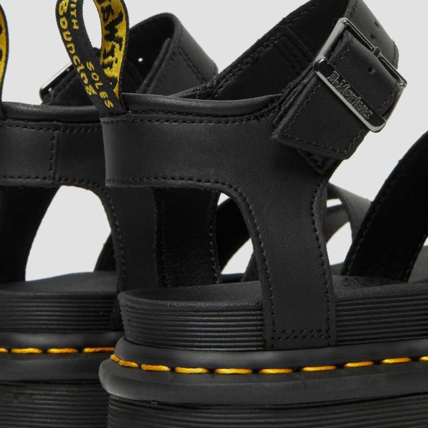 Sandalia Hydro Dr. Martens