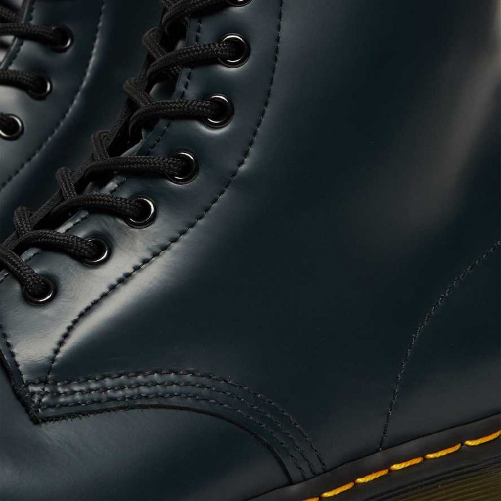 Bota Dr. Martens 1460 em Azul Marinho